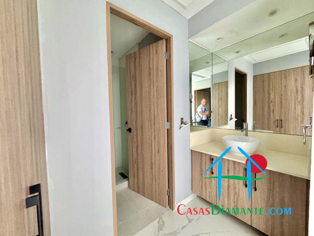 Labna Mayan 807 - Baño completo recámaras 2